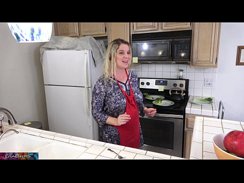 ❤️ Stepmom milking him in the kitchen before his date. ❌ Anal porn at en-gb.makesexnotwar.ru ☑