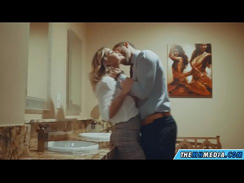 ❤️ When a busty blonde seduces you in a public toilet ❌ Anal porn at en-gb.makesexnotwar.ru ☑